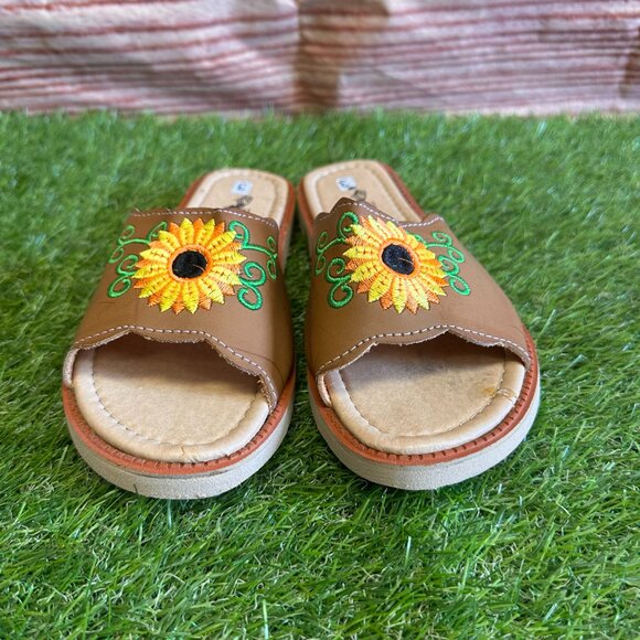 Women's Genuine Leather Brown Sandals with Sunflower Details Handmade in Mexico - Picture 5 of 7